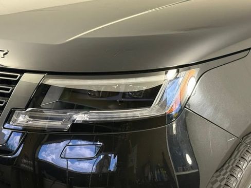 Used 2024 Land Rover Range Rover SE AWD/4WD image 12