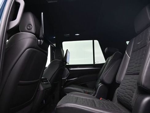 Used 2025 Cadillac Escalade Sport Platinum w/ LPO, Floor Liner Package AWD/4WD image 11