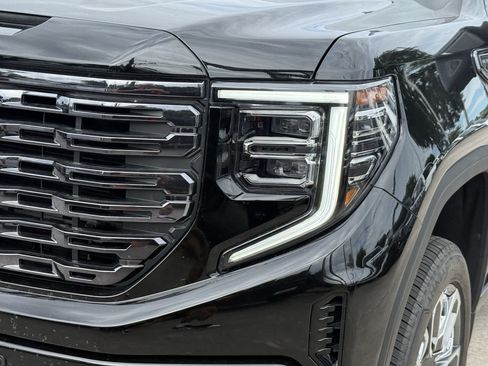 Used 2025 GMC Sierra 1500 Denali Ultimate AWD/4WD image 11