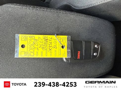 Used 2019 Jeep Renegade Latitude FWD image 18