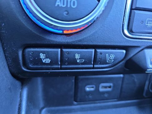 Used 2021 GMC Yukon SLT w/ SLT Premium Package image 25