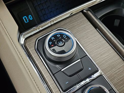 Used 2024 Ford Expedition Limited image 32