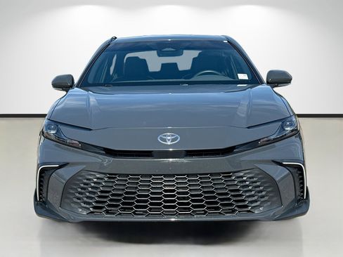 Used 2025 Toyota Camry SE w/ Multimedia Upgrade Package image 8