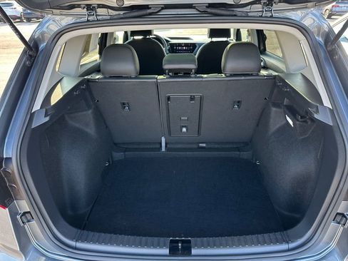 Used 2024 Volkswagen Taos SE image 24