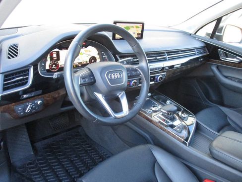 Used 2018 Audi Q7 3.0T Prestige w/ Prestige Package image 21