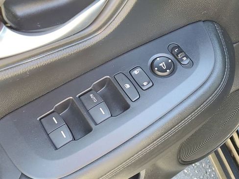 Used 2024 Honda HR-V LX image 14