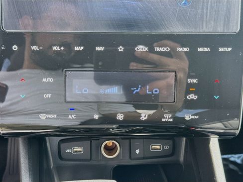 Used 2024 Hyundai Santa Cruz SEL w/ Activity Package FWD image 12