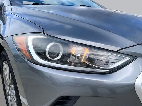 Used 2018 Hyundai Elantra SEL FWD image 25