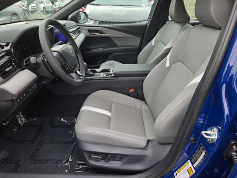Used 2026 Toyota Camry SE FWD image 15