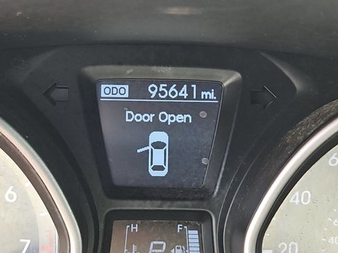 Used 2015 Hyundai Elantra GT FWD image 23