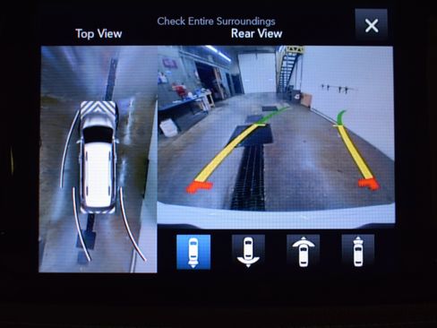 Used 2017 Chrysler Pacifica Platinum image 26