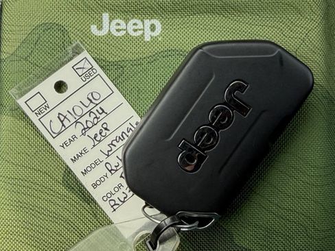 Used 2024 Jeep Wrangler Unlimited Rubicon AWD/4WD image 50