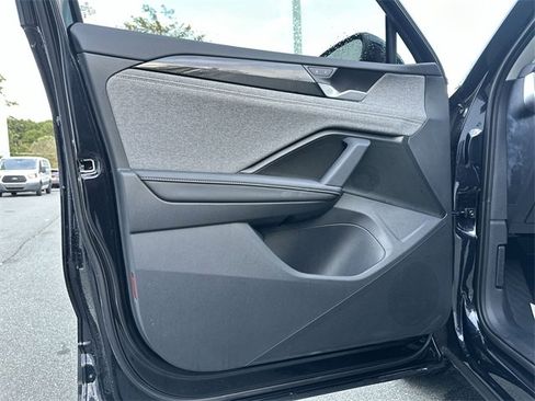 New 2025 Volkswagen Tiguan S image 13