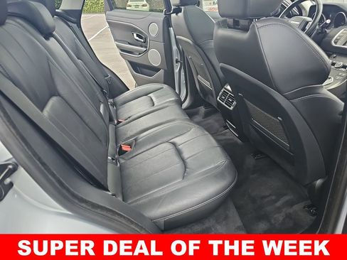 Used 2019 Land Rover Range Rover Evoque SE Premium image 11