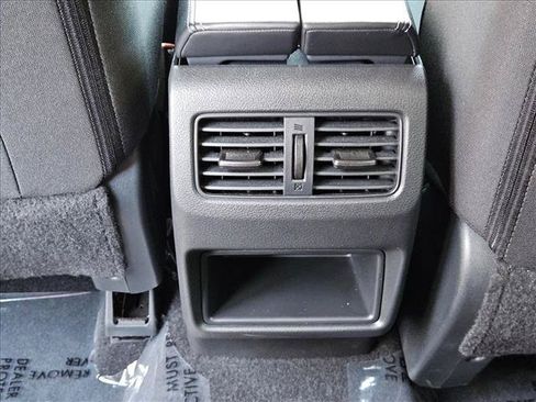 Used 2025 Nissan Rogue S FWD image 14