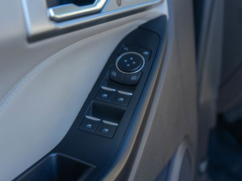 Used 2020 Ford Explorer Platinum image 22