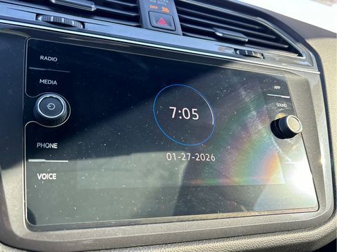 Used 2021 Volkswagen Tiguan SE R-Line image 19