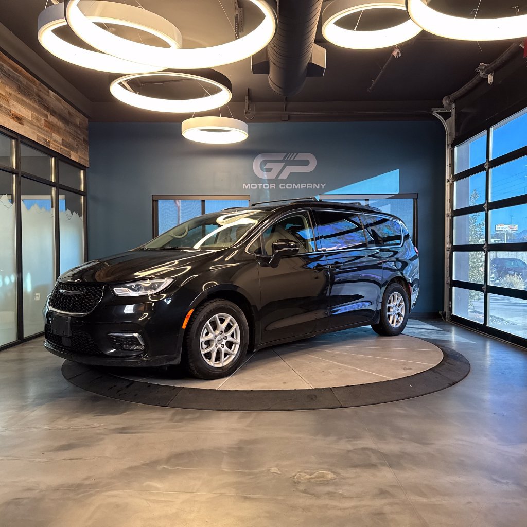 Used 2022 Chrysler Pacifica Touring-L FWD image 7