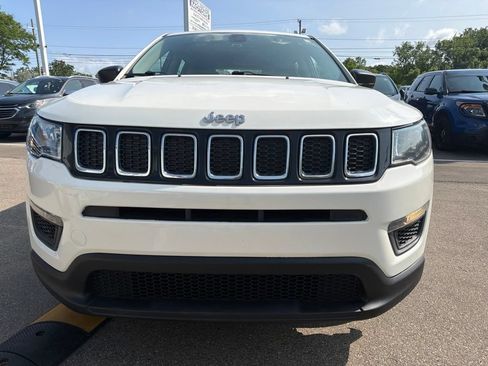 Used 2018 Jeep Compass Sport FWD image 2