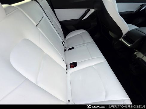 Used 2021 Tesla Model Y Performance image 29