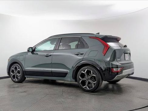 Used 2023 Kia Niro SX Touring FWD image 6