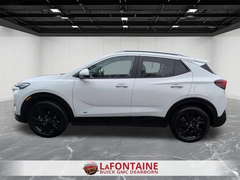 Used 2025 Buick Encore GX Sport Touring w/ Comfort Package AWD/4WD image 2
