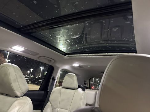 Used 2023 Subaru Ascent Limited w/ Technology Package image 11