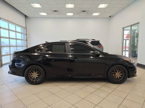 Used 2021 Kia Forte GT FWD image 2