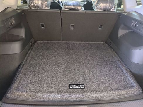 New 2026 Volkswagen Tiguan SE image 30