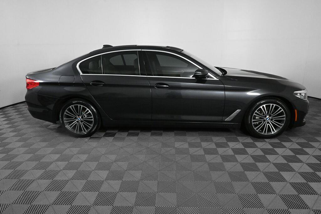 Used 2019 BMW 530i w/ Luxury Package RWD image 23