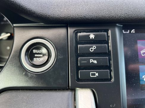 Used 2017 Land Rover Discovery Sport HSE Luxury image 30