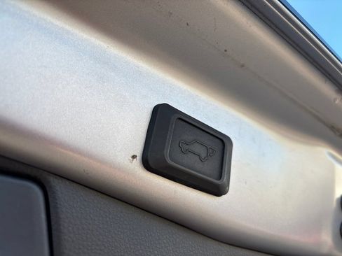 Used 2024 Toyota RAV4 SE w/ Weather & Moonroof Package AWD/4WD image 16