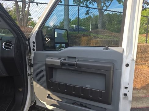 Used 2013 Ford F250 XLT w/ XLT Interior Pkg AWD/4WD image 21