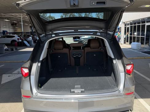 Used 2023 Acura MDX w/ Technology Package AWD/4WD image 10