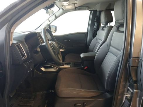 Used 2024 Nissan Frontier SV w/ Technology Package RWD image 11