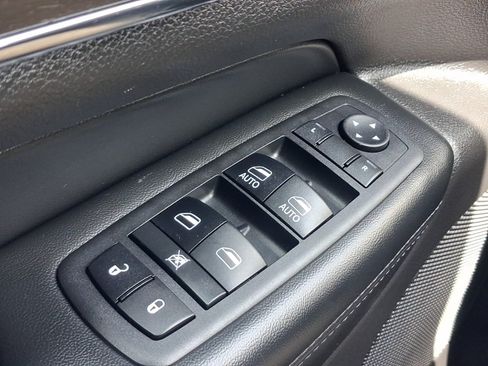 Used 2018 Jeep Grand Cherokee Limited AWD/4WD image 13