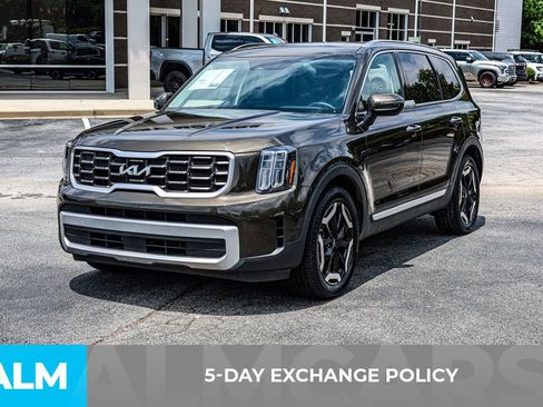 Used 2023 Kia Telluride S w/ S Sunroof Package image 4