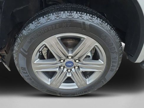 Used 2020 Ford F150 XLT w/ Equipment Group 302A Luxury AWD/4WD image 11