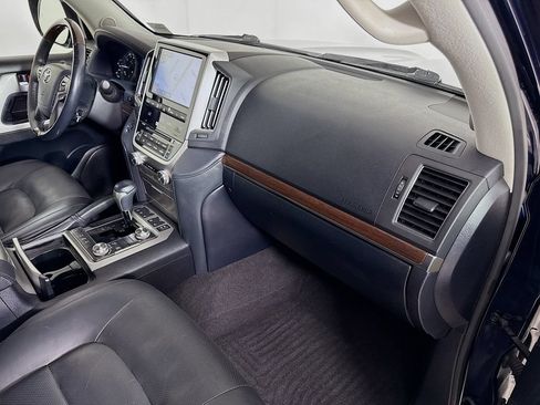 Used 2019 Toyota Land Cruiser AWD/4WD image 31