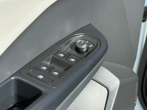 New 2026 Volkswagen Taos S image 10