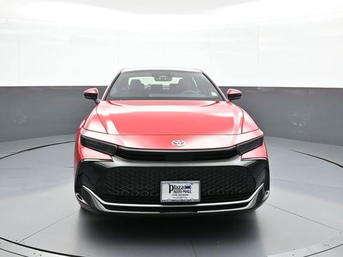 Used 2023 Toyota Crown Limited w/ Advanced Technology Package image 2