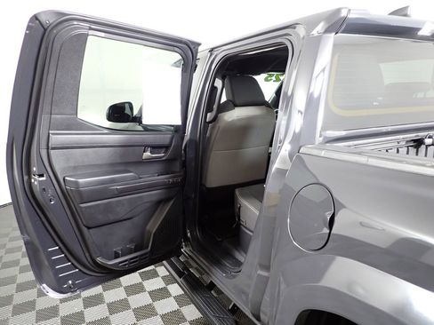 Used 2025 Toyota Tacoma TRD Sport image 30