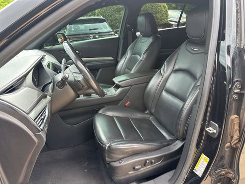 Used 2020 Cadillac XT4 Premium Luxury FWD image 12