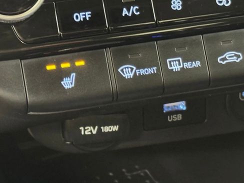 Used 2022 Hyundai Elantra Limited image 34