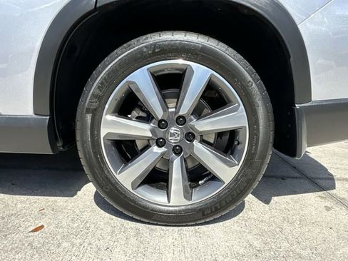 Used 2023 Honda Pilot Touring image 18