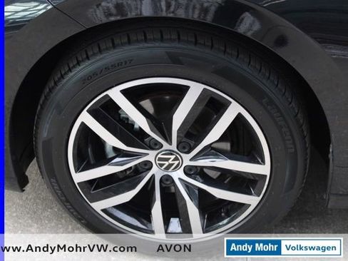 Used 2025 Volkswagen Jetta SE image 10