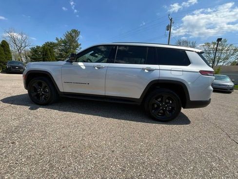 Used 2024 Jeep Grand Cherokee L Limited w/ Luxury Tech Group II AWD/4WD image 2