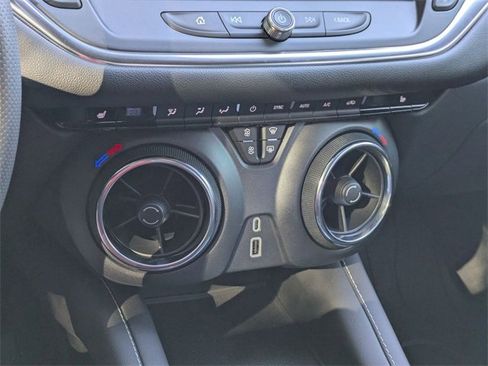 New 2025 Chevrolet Blazer LT image 18