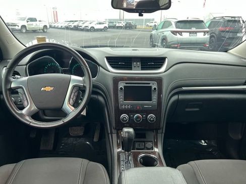 Used 2017 Chevrolet Traverse LT image 9