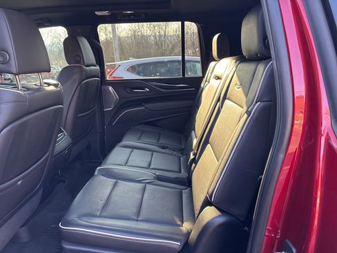 Used 2022 Cadillac Escalade ESV Sport w/ Touring Package image 5